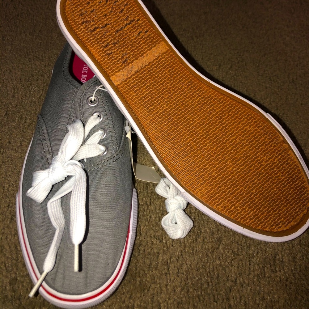 Woman’s gray flat sneakers size 9